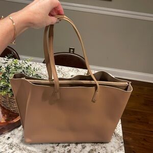 Quince Italian leather triple compartment tote. Barely used Cappuccino color